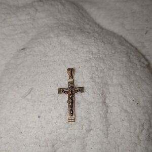 18k Gold Crucifix Pendant